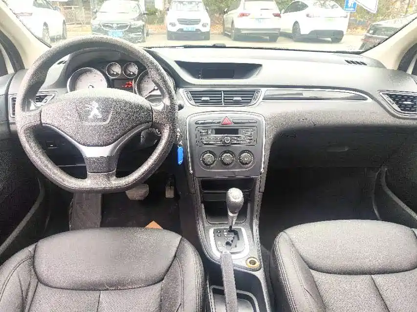 Peugeot 308 2016