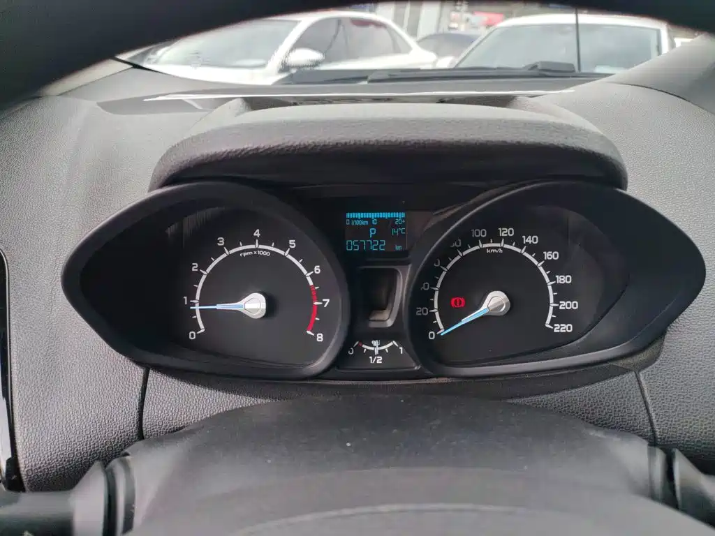Ford Ecosport 2017 — фото 8