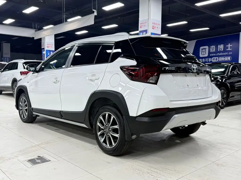 Toyota Yaris L 2023