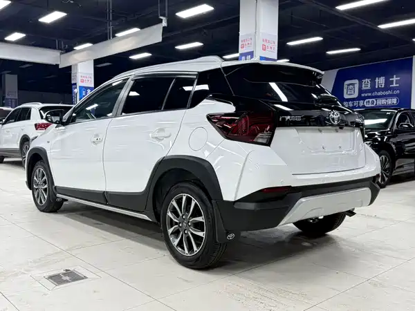 Toyota Yaris L 2023