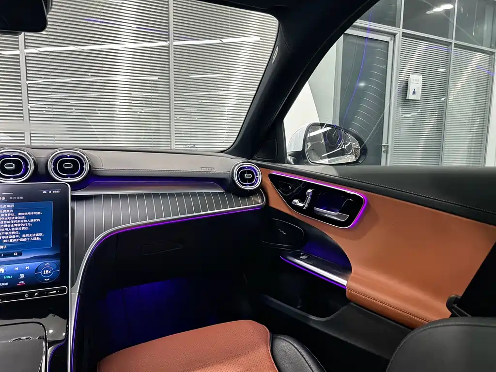 Mercedes-Benz C-Class 2024 — фото 15