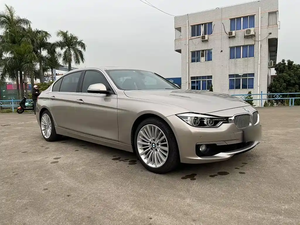 BMW 3 Series 2018 — фото 13