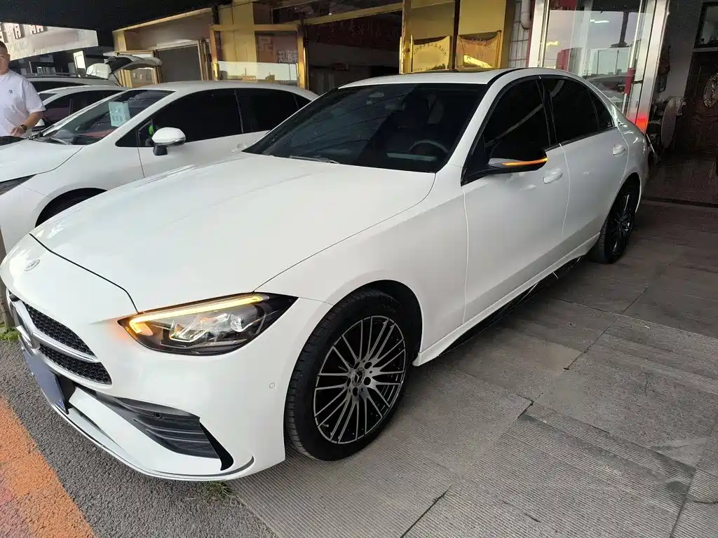 Mercedes-Benz C-Class 2024