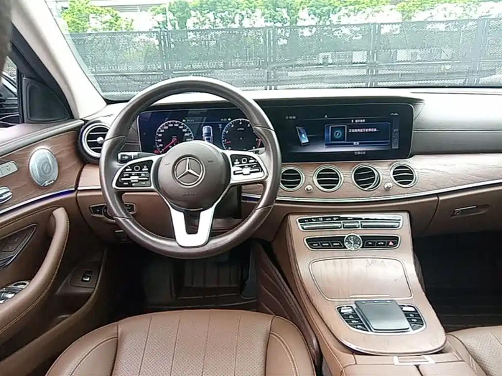 Mercedes-Benz E-Class 2020 — фото 11