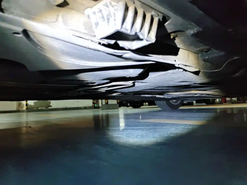 BMW 5 Series 2015 — фото 17