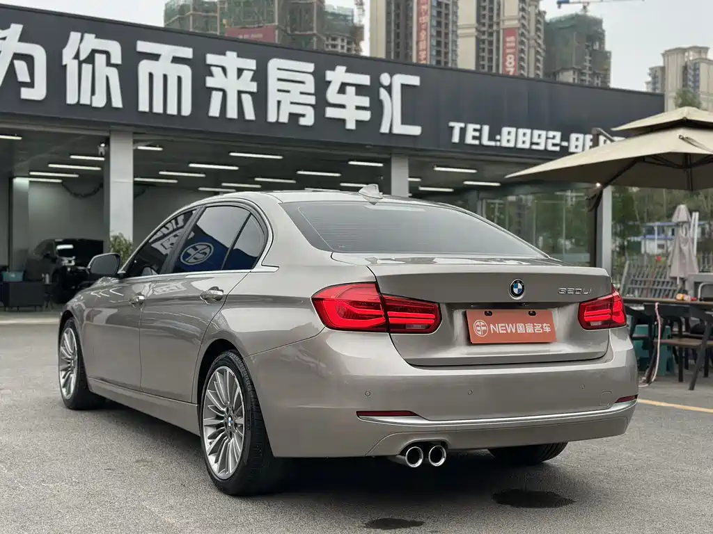 BMW 3 Series 2019 — фото 17