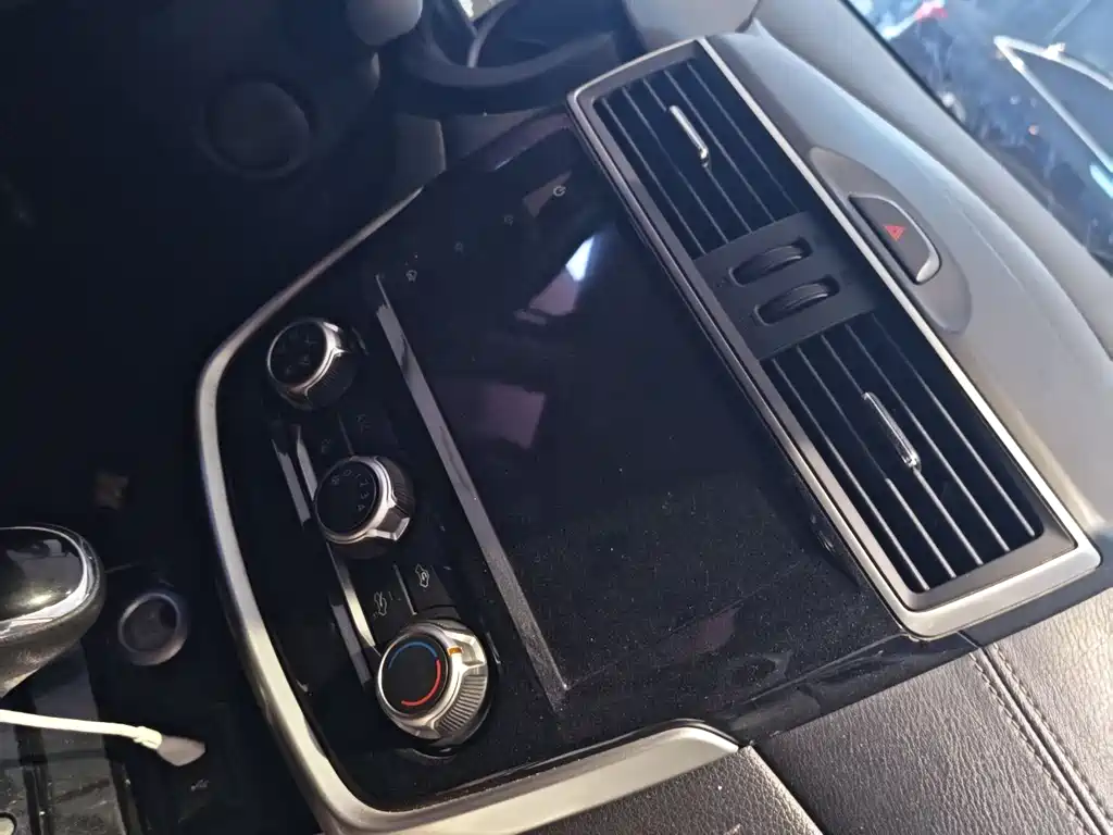Nissan Tiida 2019 — фото 14