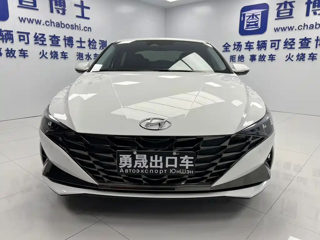 Hyundai Elantra 2022