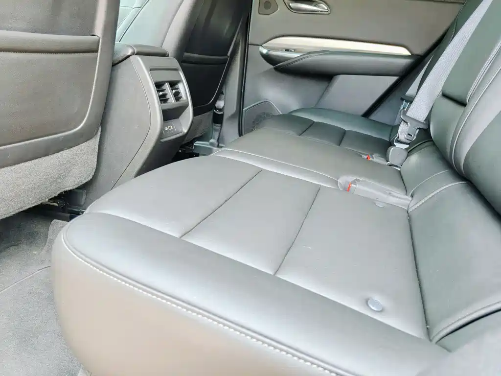 Cadillac XT4 2021 — фото 14