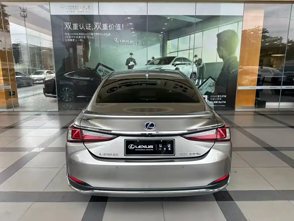 Lexus ES 2021 — фото 10