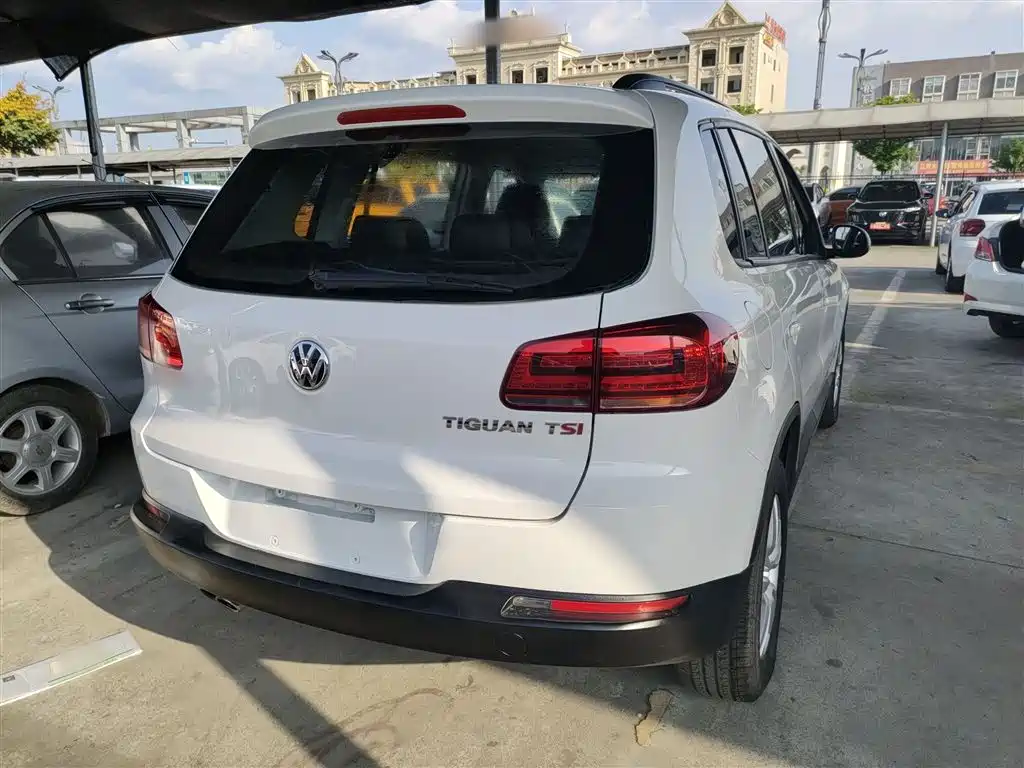Volkswagen Tiguan 2015 — фото 7