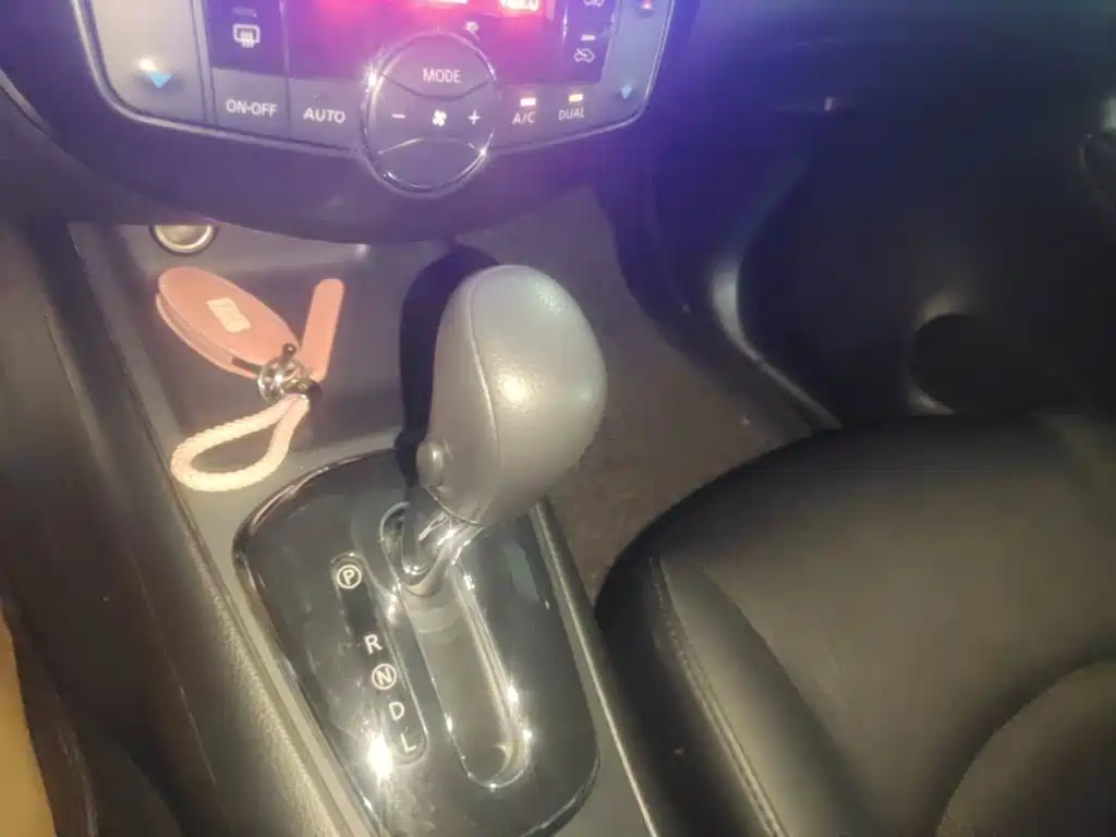 Nissan Tiida 2015 — фото 14