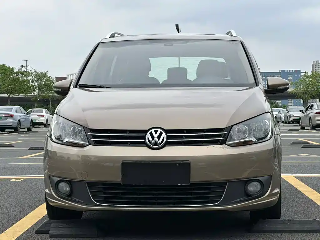 Volkswagen Touran 2015 — фото 25