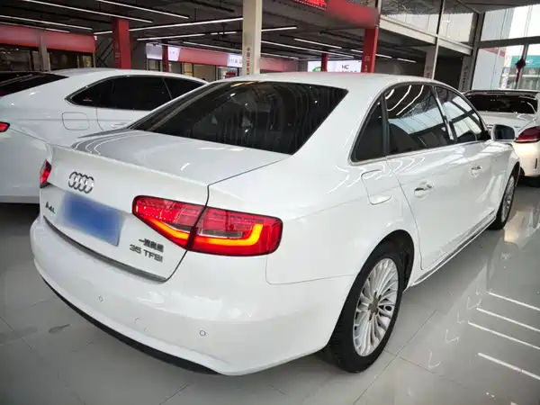 Audi A4L 2016