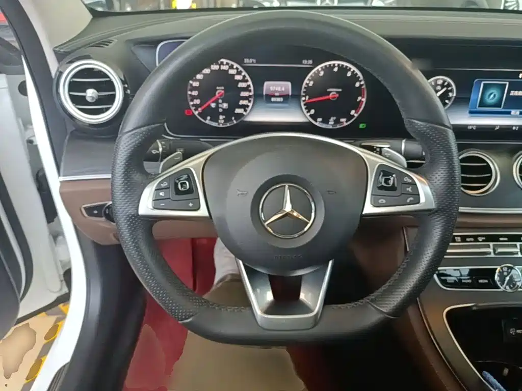 Mercedes-Benz E-Class 2018 — фото 11