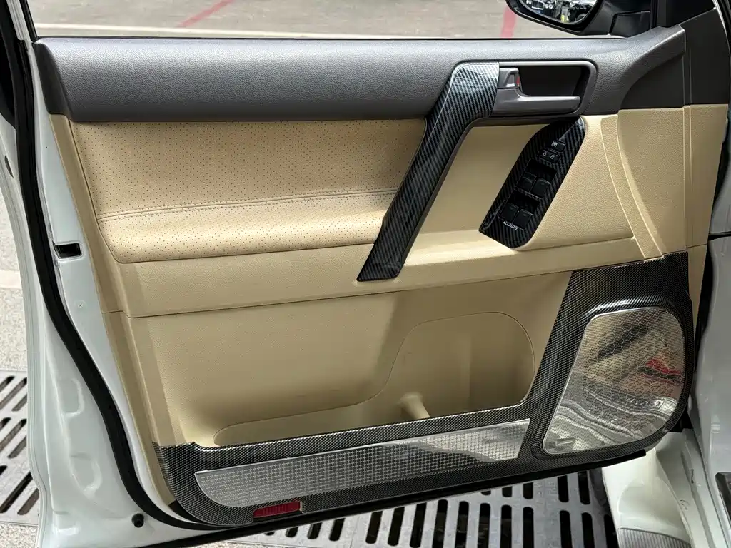 Toyota Prado 2016 — фото 6