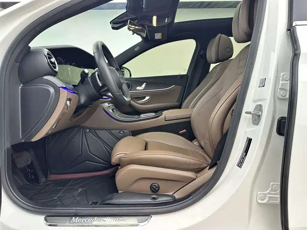 Mercedes-Benz E-Class 2022
