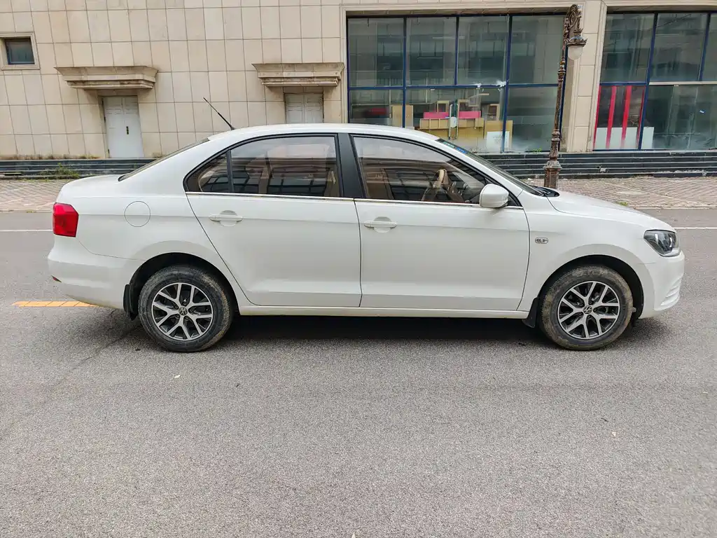 Volkswagen Jetta 2015 — фото 4