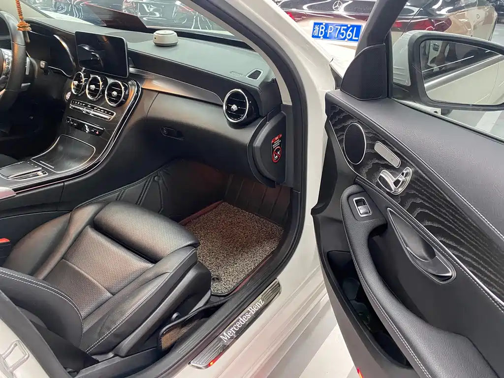 Mercedes-Benz C-Class 2019 — фото 11