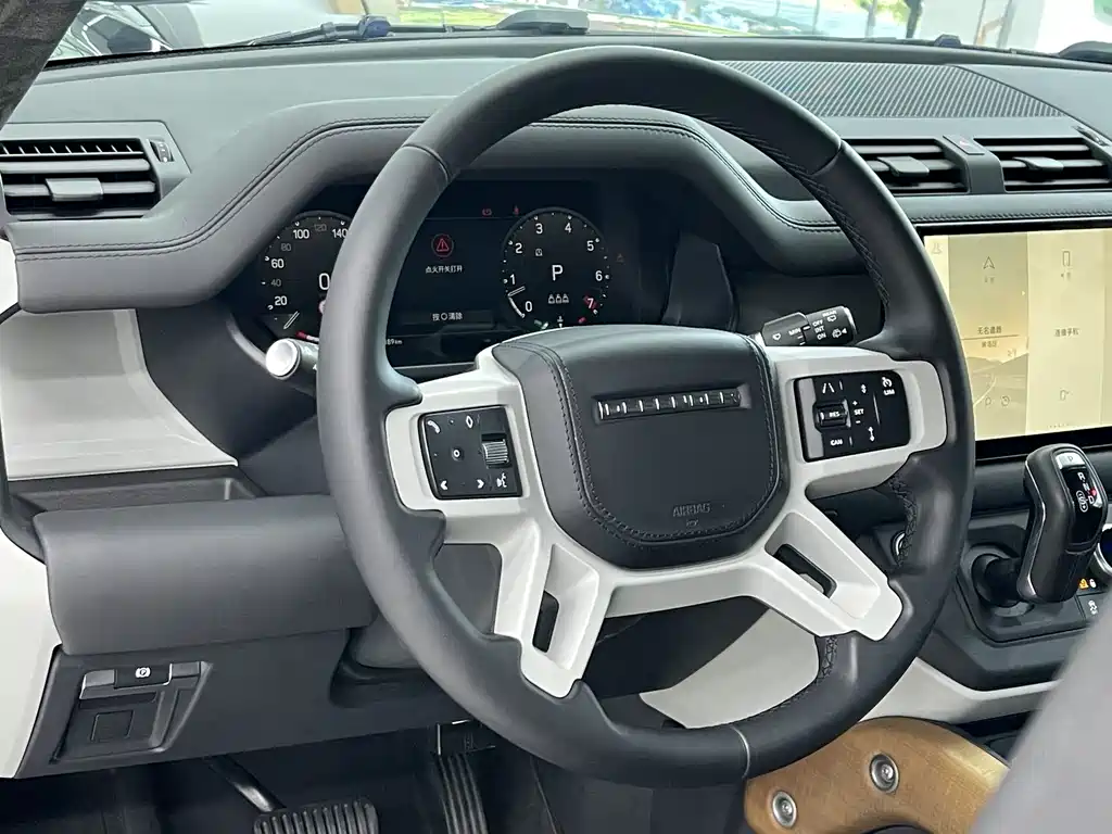 Land Rover Defender 2022 — фото 13