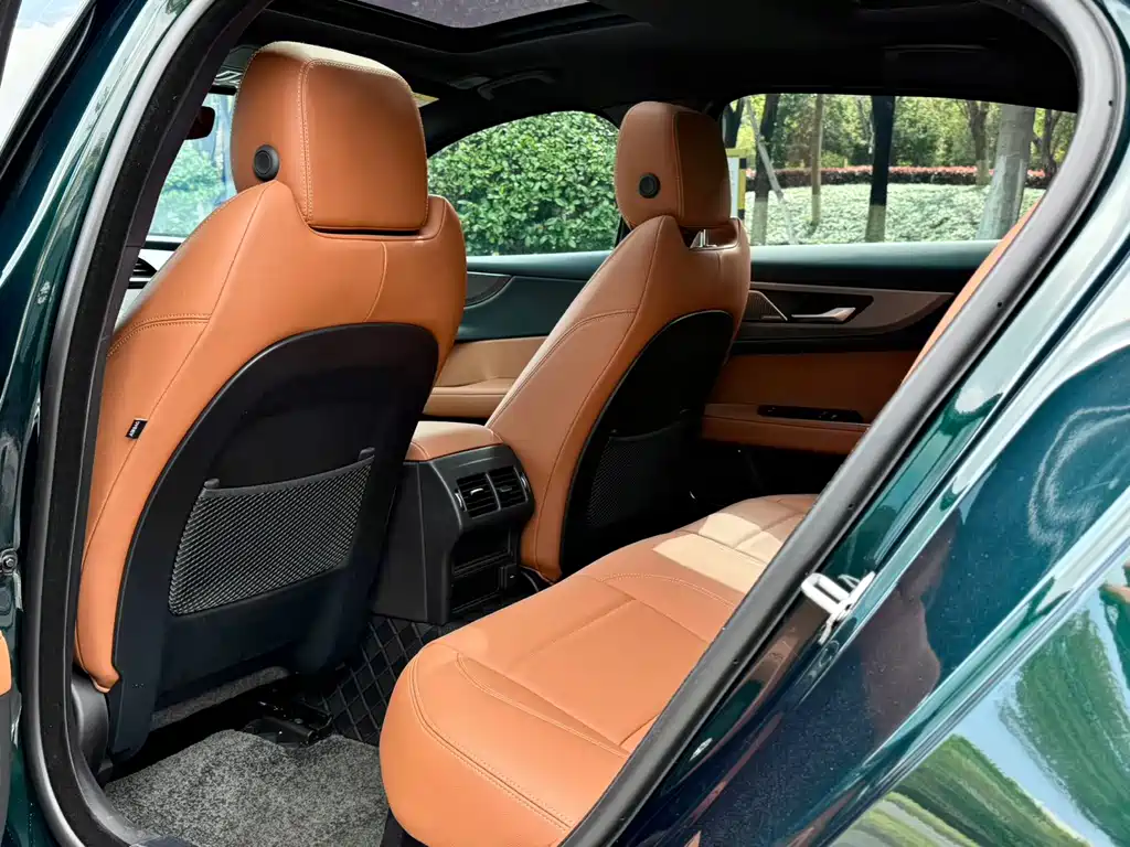 Jaguar XEL 2025 — фото 6