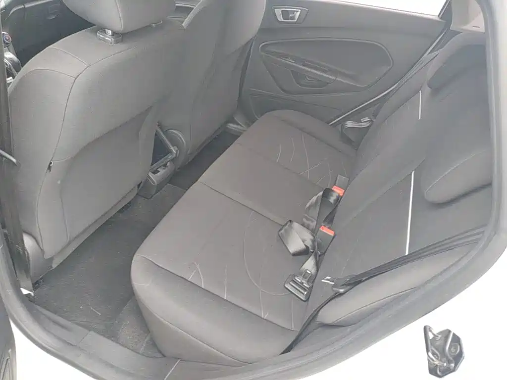 Ford Fiesta 2015 — фото 17