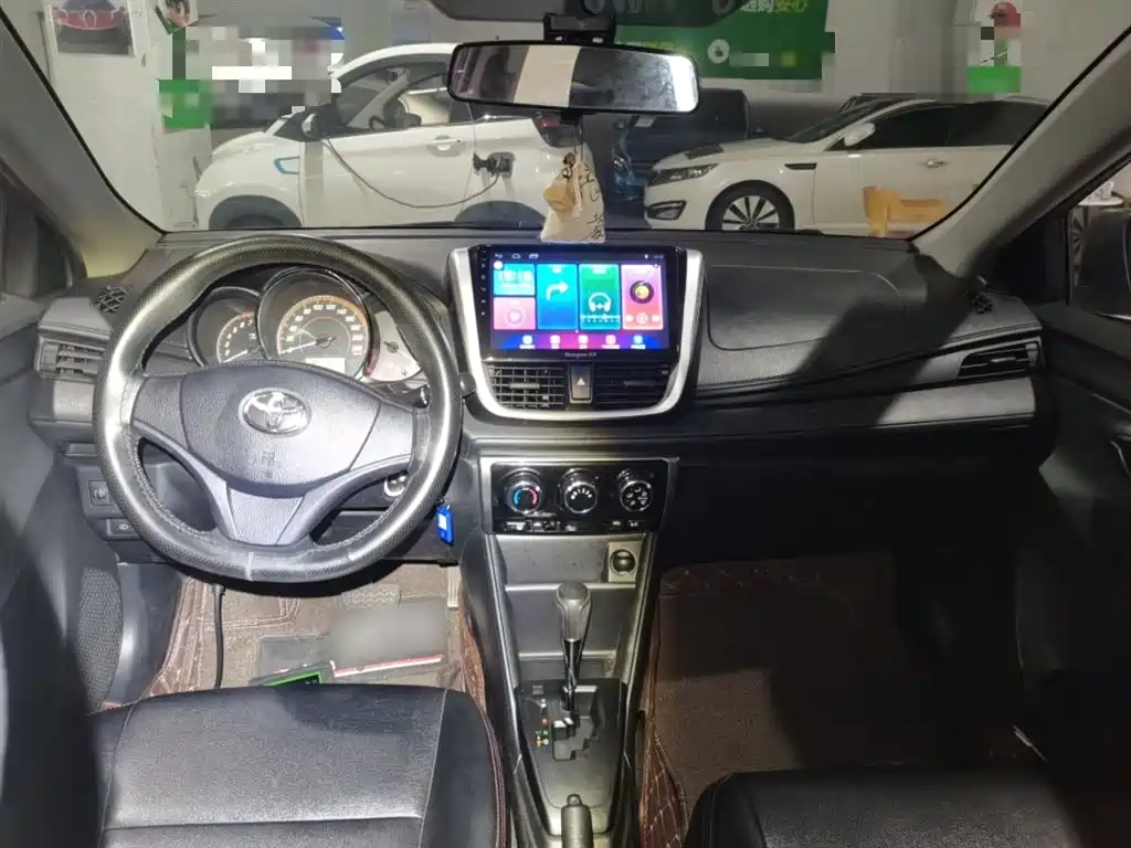 Toyota Yaris L 2020 — фото 6