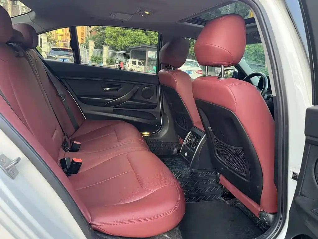 BMW 3 Series 2015 — фото 27