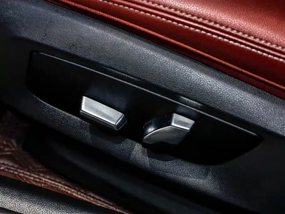 BMW 5 Series 2023 — фото 18
