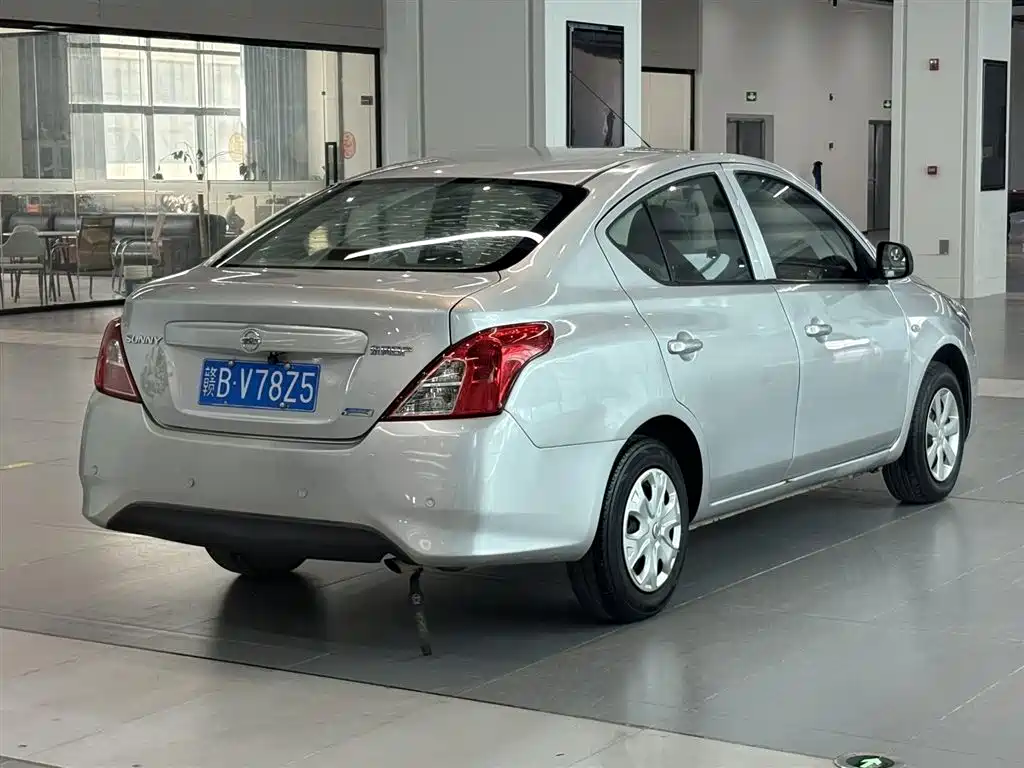 Nissan Sunny 2016 — фото 9