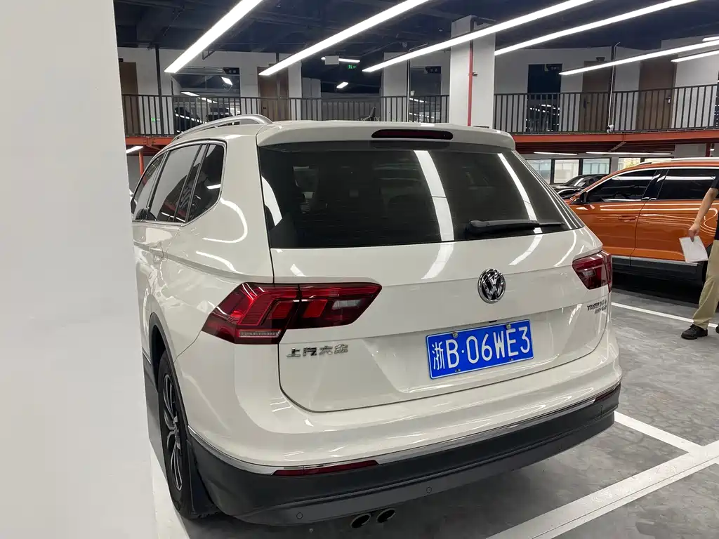 Volkswagen Tiguan L 2018 — фото 14