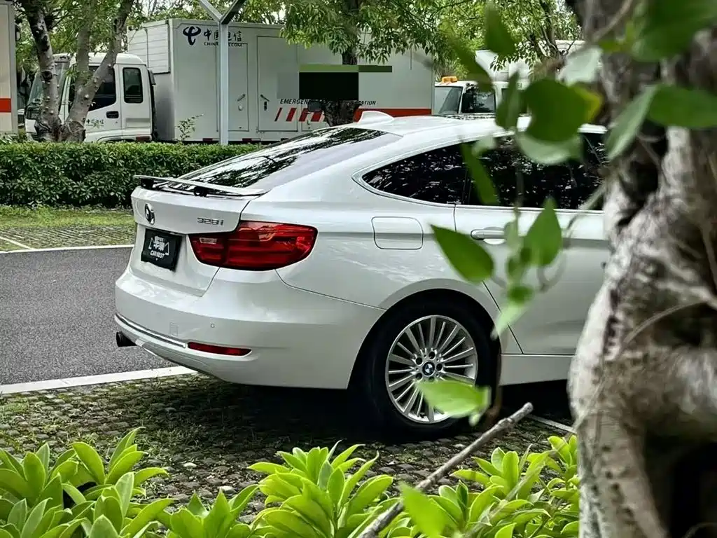BMW 3 Series GT 2017 — фото 4