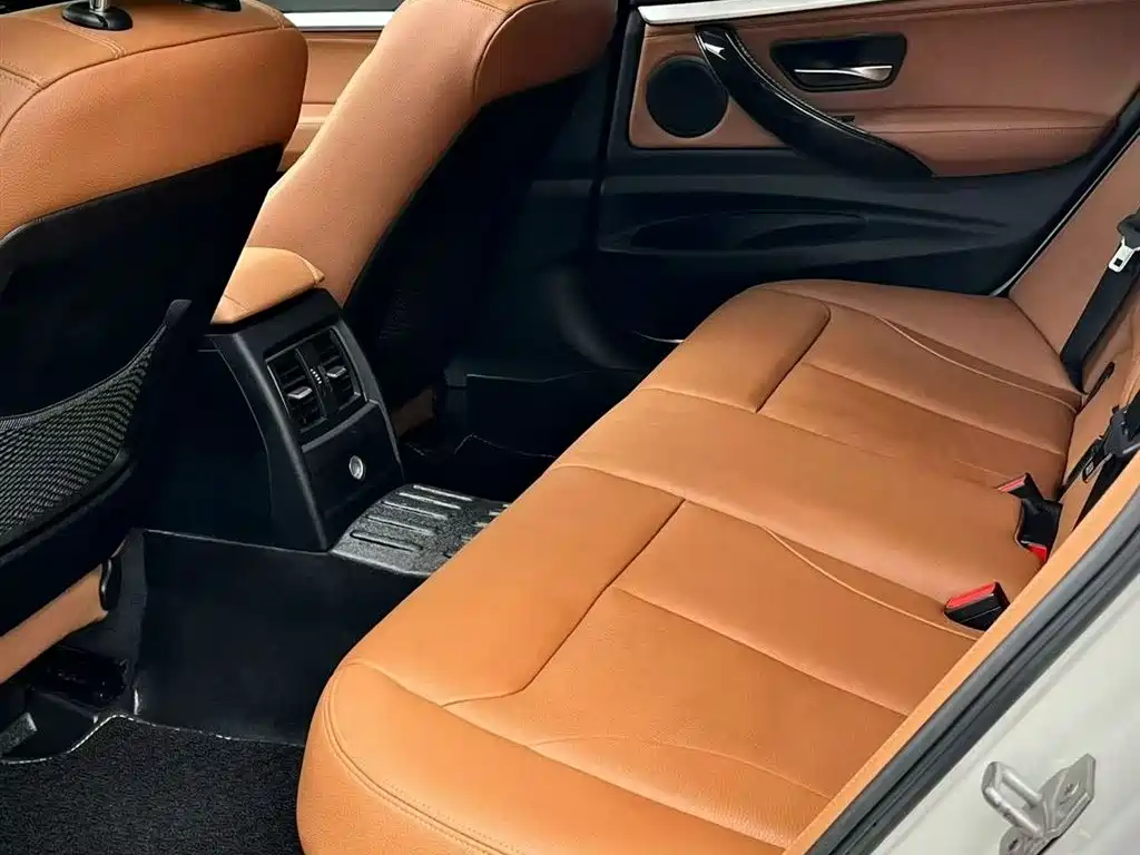 BMW 3 Series GT 2017 — фото 8