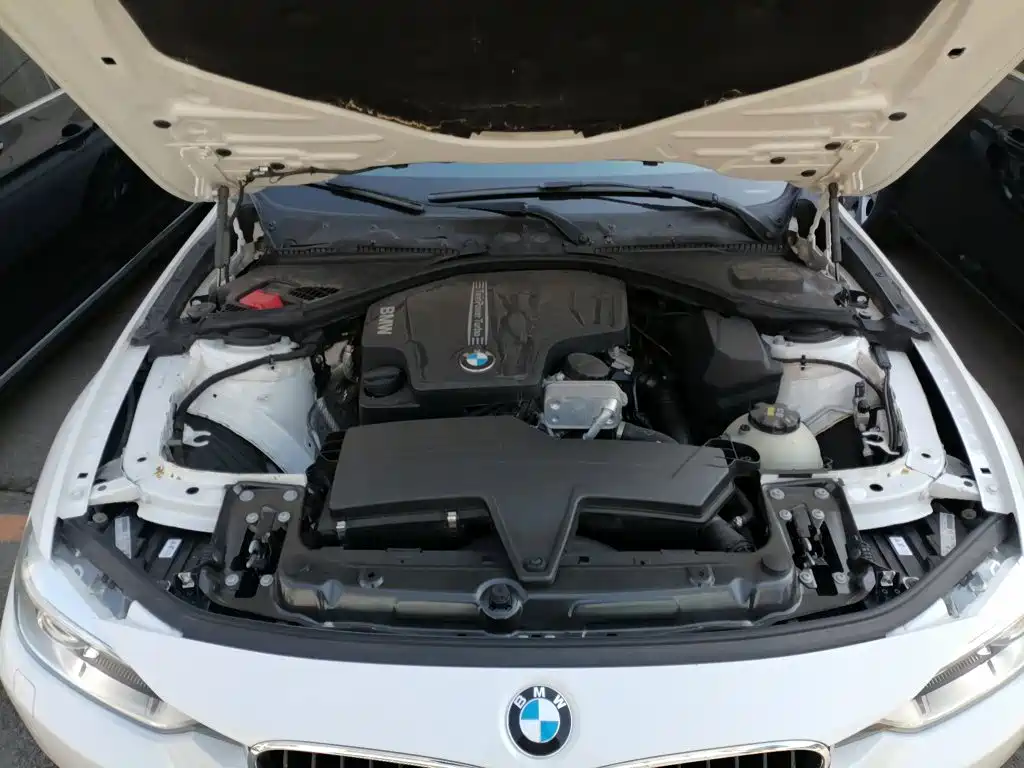 BMW 3 Series 2014 — фото 20