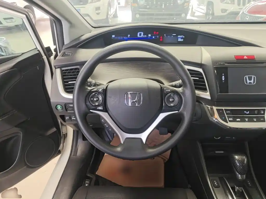 Honda Jade 2015 — фото 11