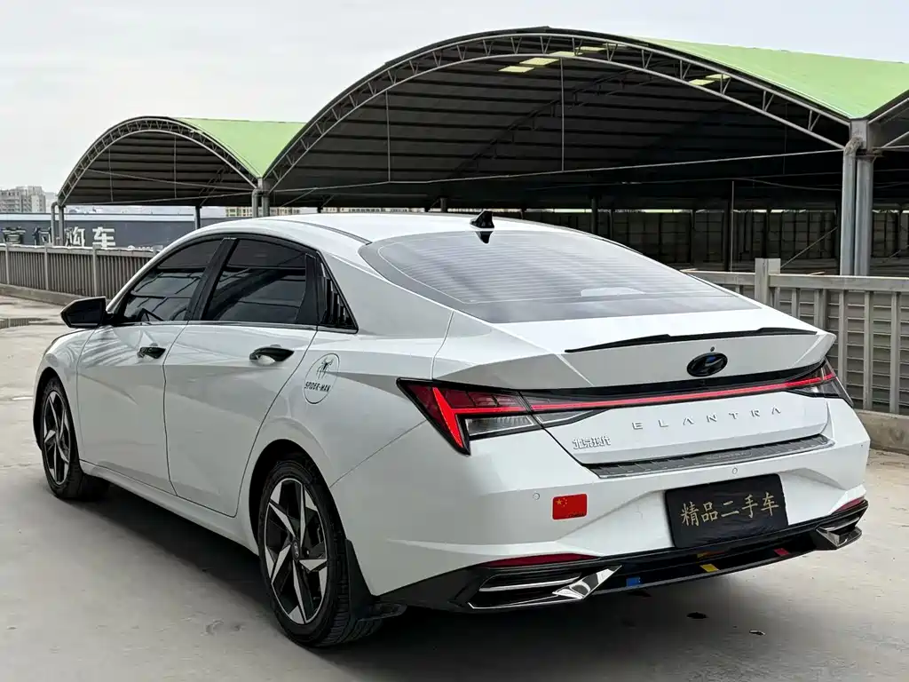 Hyundai Elantra 2021 — фото 4