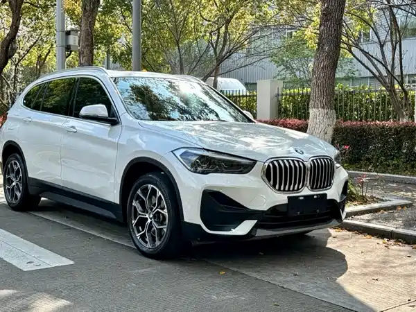 BMW X1 2022 — фото 3