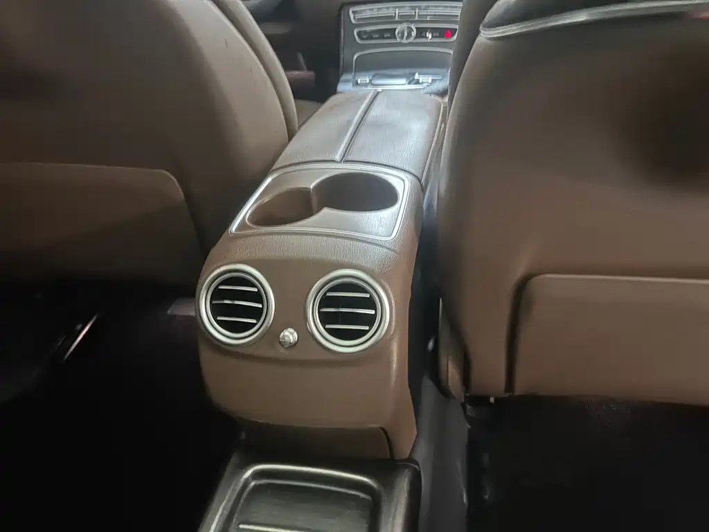 Mercedes-Benz E-Class 2020 — фото 10