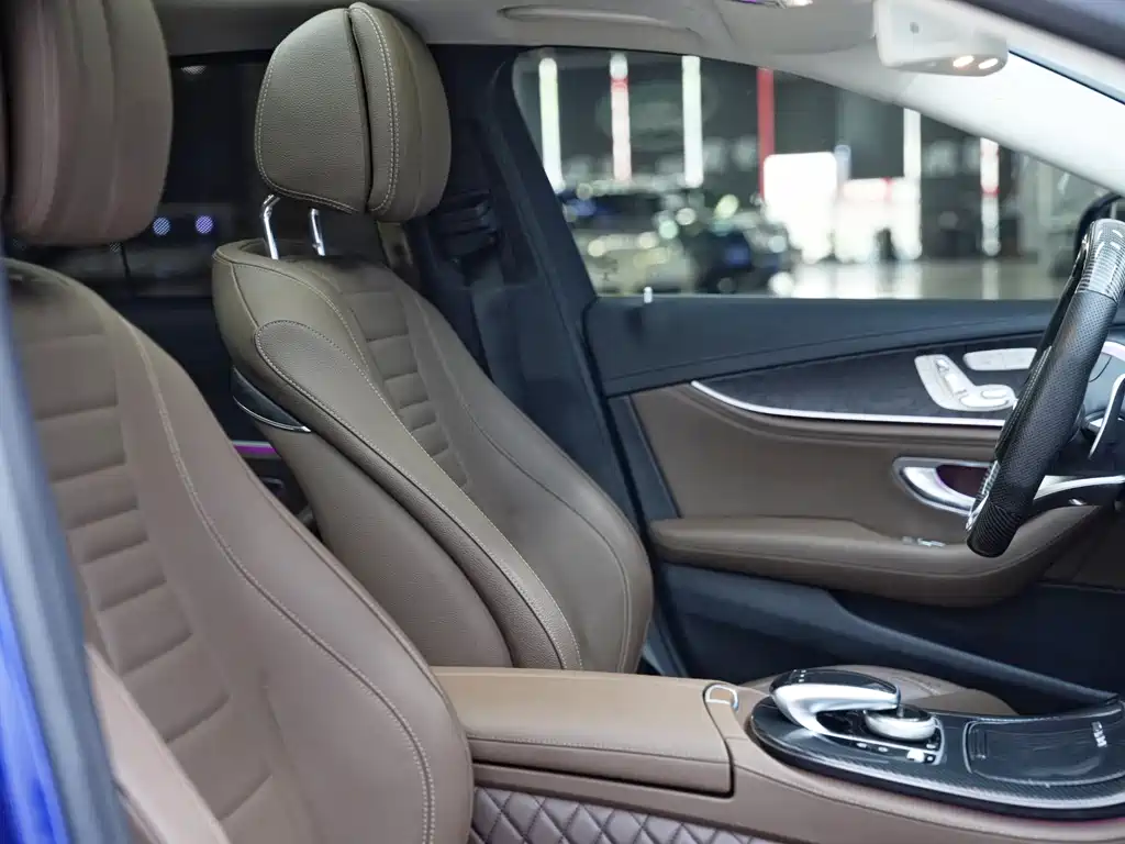 Mercedes-Benz E-Class 2017 — фото 15