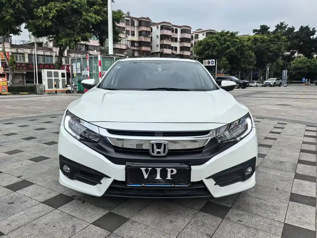 Honda Civic 2018 — фото 2