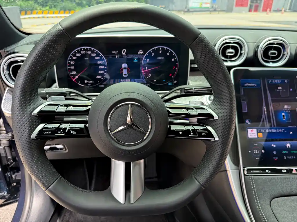 Mercedes-Benz C-Class 2025 — фото 17