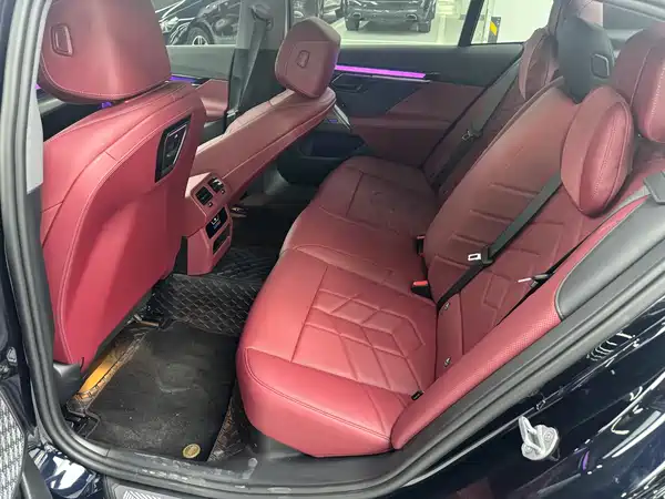 BMW 5 Series 2025