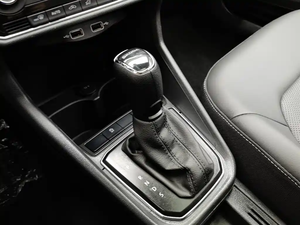 Skoda Rapid 2021 — фото 13