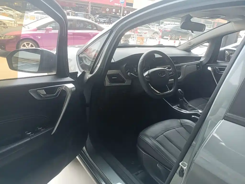 Geely Vision X3 2020 — фото 12