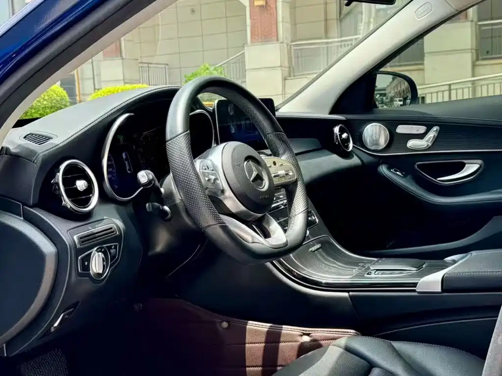 Mercedes-Benz C-Class 2021