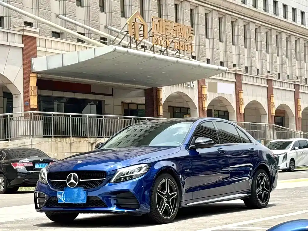 Mercedes-Benz C-Class 2021
