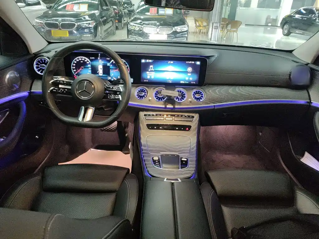 Mercedes-Benz E-Class 2022 — фото 10