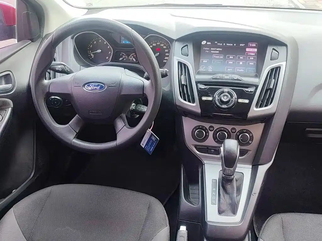 Ford Focus 2015 — фото 8