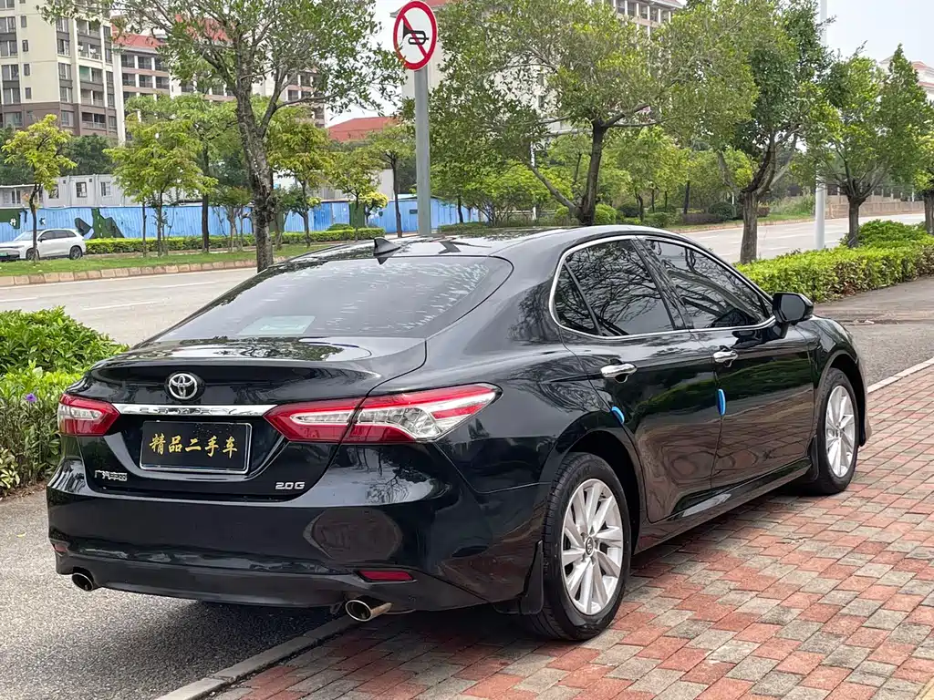 Toyota Camry 2023 — фото 10