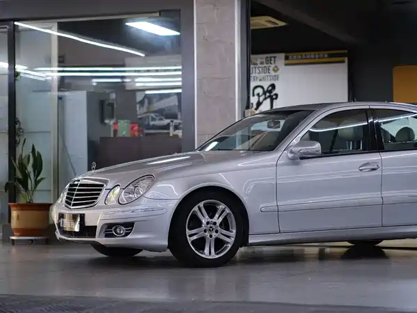Mercedes-Benz E-Class 2009